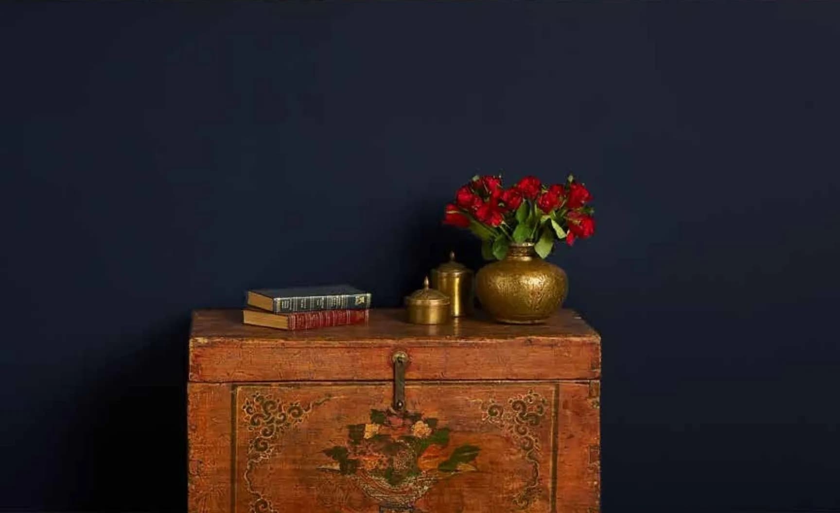 SABYASACHI HEARTLAND - Luxury Wallpapers The Great Moghol Traveller Collection