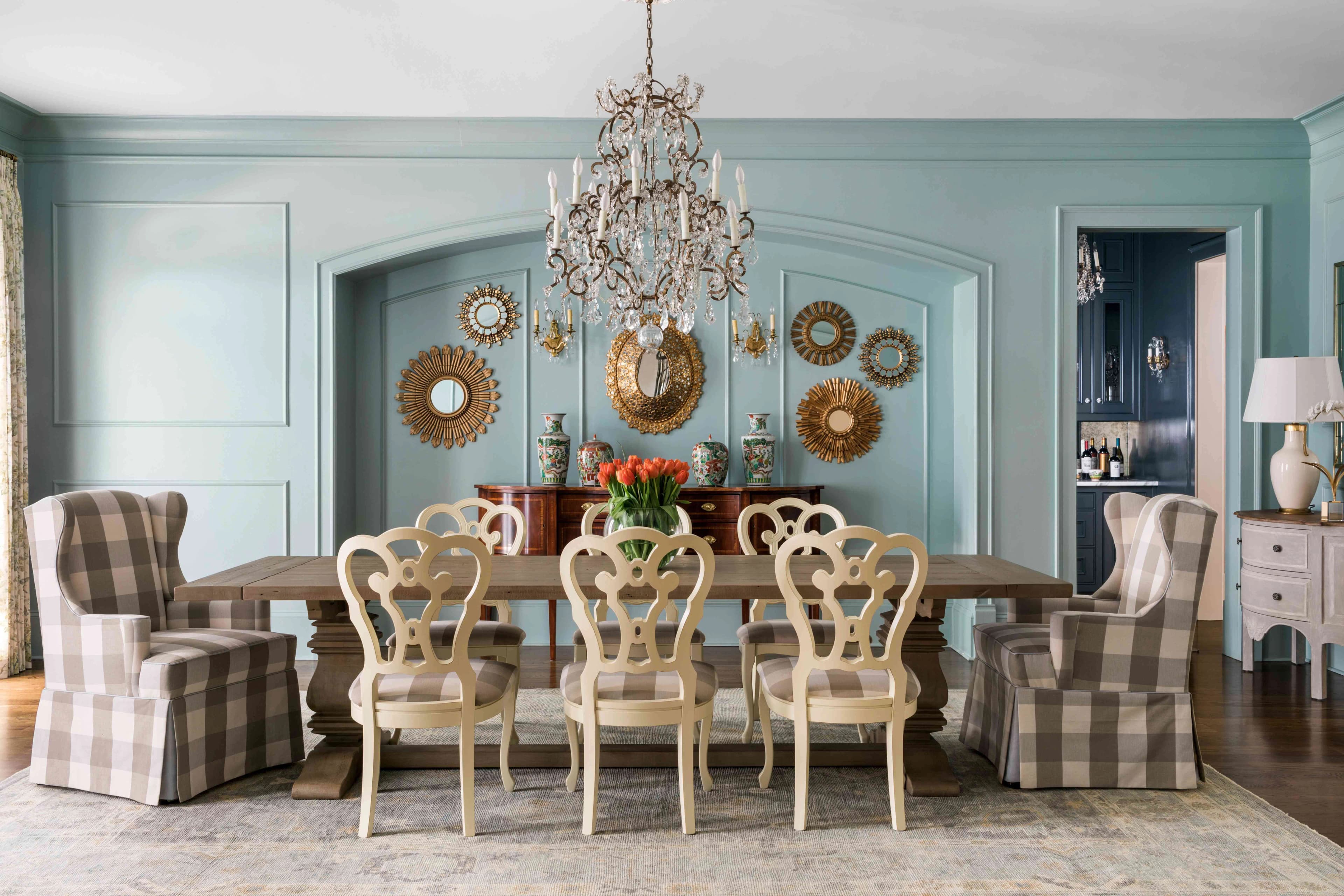 Top Tips and Ideas for Charcoal Mouldings Design